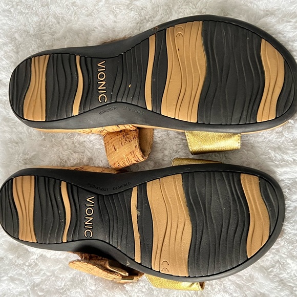 Vionic Camila Gold Cork Slide Sandals. - Picture 4 of 5